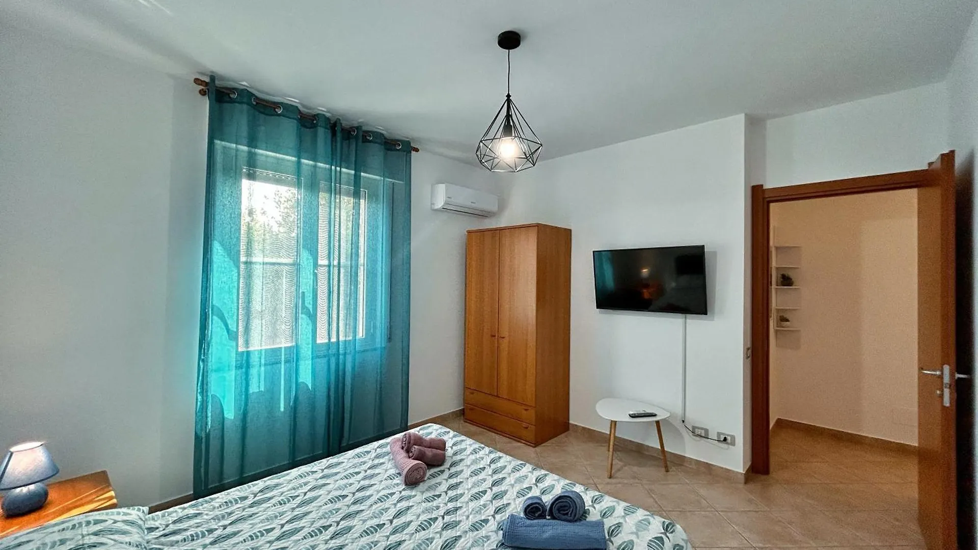 Zefiro Apartment Càbras Italien